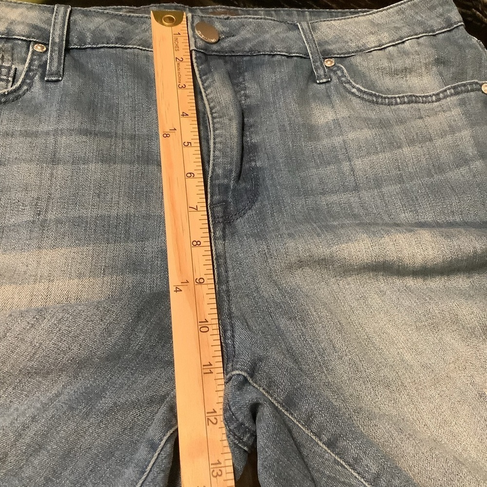 Seven 7 Women’s Sunset light distressed frayed hem Bermuda shorts size 16‎ - Picture 6 of 6
